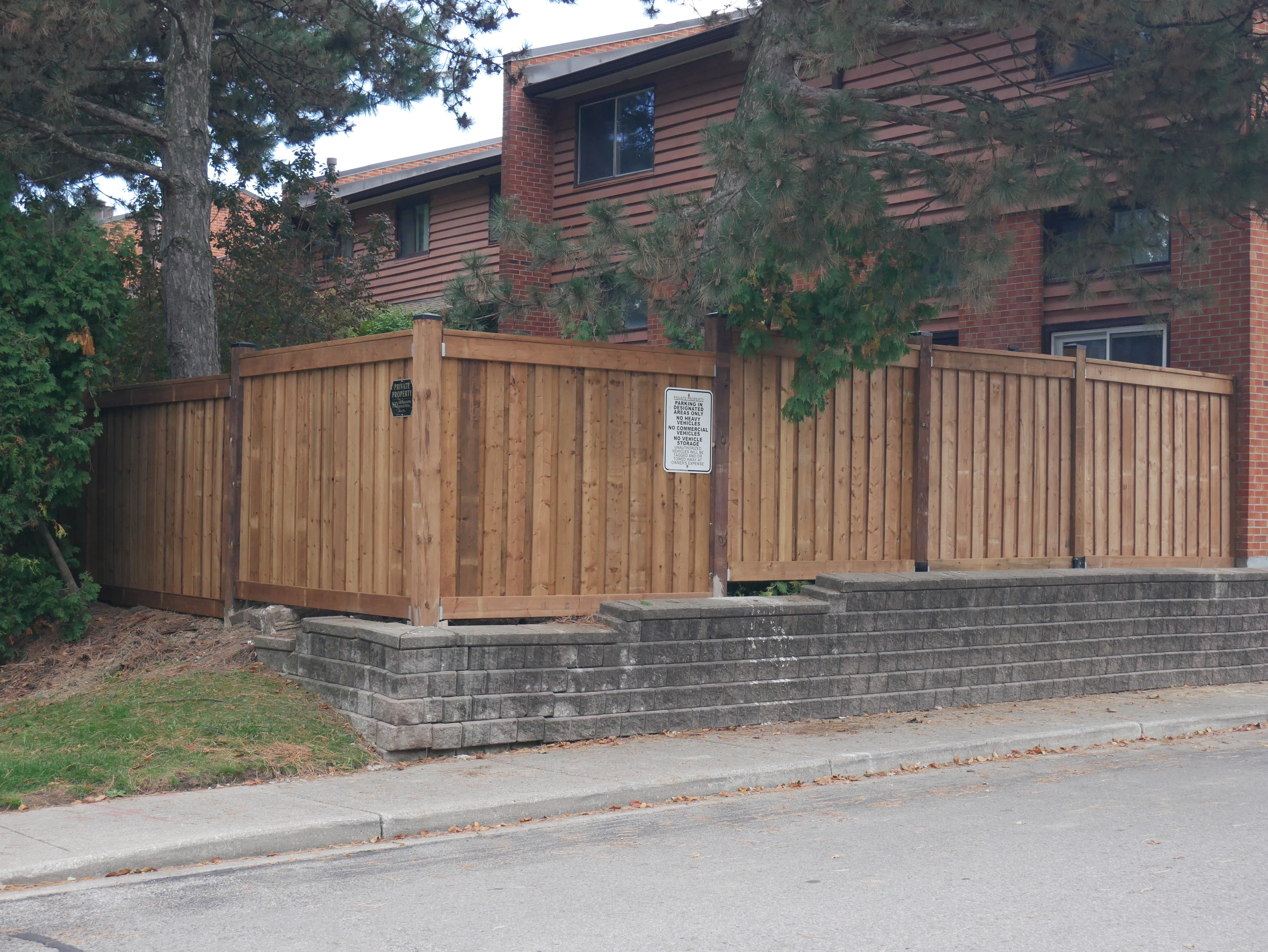 Fences & Gates - professional landscaping service